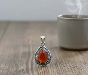 Colgante de Lágrima Hecho a Mano en Plata de Ley 925 con Piedra Preciosa Cornalina Natural, Diseño Étnico Vintage, Regalo de Joyería para Mujer, Unisex, Él, Ella - Product Image 4