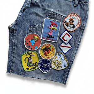 Shorts en jean streetwear personnalisés pour hommes, coupe ample, jorts épais, effet usé, ourlet brut, design multi-graphe, couleurs et logo personnalisables - Product Image 6