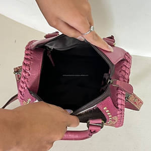 Nuevo Bolso de Hombro Mediano Estilo Boston de Cuero Genuino de Vaca con Diseño Floral Grabado, para Mujer, con Logotipo Personalizado - Product Image 6