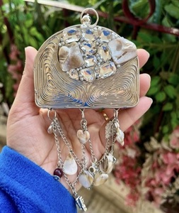 Bolso de Mano Metálico con Mosaico Chapado en Oro Hecho a Mano, con Forma Personalizada, Adornado con Perlas de Latón, Elegante Bolso de Noche Vintage - Product Image 4