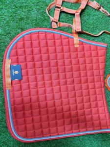 Nueva Almohadilla de Montar a Caballo de Moda, Elegante y de Alta Calidad, Hecha en Pakistán, la Más Vendida, con Color y Logotipo Personalizados - Product Image 3