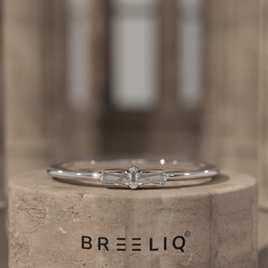 แหวนเพชรทรงบาแกตต์เรียวเล็ก ทองคำแท้ 14K เพชรเพาะเลี้ยง แหวนเดี่ยวเรียบหรู ดีไซน์ทันสมัย เครื่องประดับชั้นดี - Product Image 4