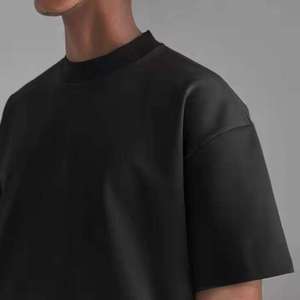 Camiseta Personalizada para Hombre con Hombros Caídos, Ropa Urbana Premium, Suministro de Fábrica al por Mayor - Product Image 3