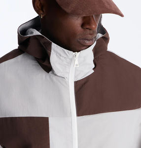 Chaqueta Deportiva Retro de Nailon con Cierre y Logotipo Bordado Personalizado, Chaqueta Cortavientos para Hombre - Product Image 4