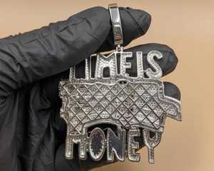 จี้ห้อยคอแบบฮิปฮอปหรูหรา ชุบทอง ประดับเพชรแบบ Iced Out ตัวอักษรตามสั่ง เงินแท้ 925 ประดับเพชร VVS มอยส์ซาไนต์ สำหรับผู้ชาย - Product Image 5