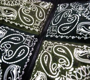 Veste matelassée de créateur haut de gamme pour homme, en laine peignée, coupe-vent, respirante, écologique, noire unie, style bandana, pour l'hiver - Product Image 2