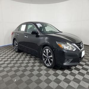 Nissan Altima 2.5 S-R 2017 - Product Image 1