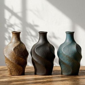 Vase décoratif en porcelaine rustique émaillée au fer, style Wabi-sabi antique, finition bronze métallique craquelée, texture rayée, par UO - Product Image 6