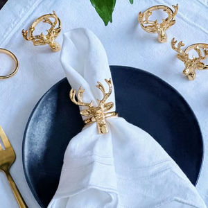 Anneau de serviette en aluminium de qualité supérieure en forme de renne, à thème festif pour les célébrations de Noël et d'hiver - Product Image 1