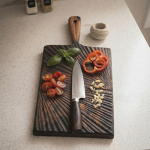 Planche à découper en bois de noyer foncé avec des lignes texturées sculptées en forme de soleil, support de suspension intégré, pour couper les légumes - Product Image 5