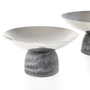 Platos para servir pulidos de acero inoxidable Base de resina | Juego de bandejas de lujo moderno Sin BPA Cocina Fiesta Uso Decoración de mesa Artículo de regalo - Product Image 4