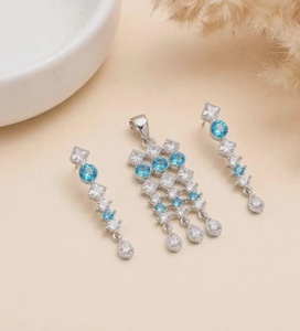 Conjunto de Collar y Pendientes de Topacio Azul, Chapado en Oro Amarillo de 22K, Regalo de Joyería para Ella, Conjunto de Collar y Pendientes para Boda - Product Image 1