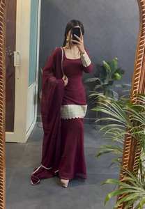 ชุดเจ้าสาวหรูหราแบบ Palazzo ผ้าไหมปักลาย Zari อย่างดี พร้อมกางเกงขายาวทรงกว้าง มีจำหน่ายในราคาที่เข้าถึงได้ - Product Image 3