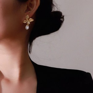 Heavy Industry's Exquisite Luxurious Diamond Studded Dancing Butterfly <b>Earrings</b> New Popular Item <b>Fashion</b> <b>Drop</b> <b>Earrings</b> - Product Image 4