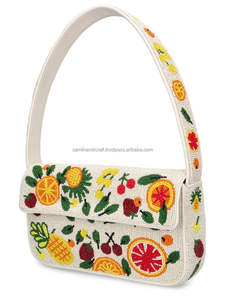 Bolsos de hombro para mujer con cuentas de semillas hechas a mano con diseño de nuevos patrones con bolsos étnicos y culturales de calidad premium - Product Image 2