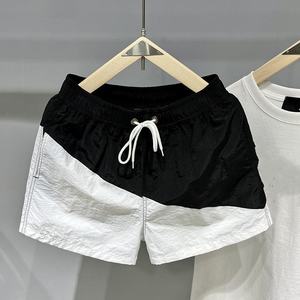 Shorts de sport personnalisés pour hommes grandes tailles - Gris décontracté 100% polyester anti-plis avec cordon de serrage séchage rapide respirant logo OEM à la taille - Product Image 5