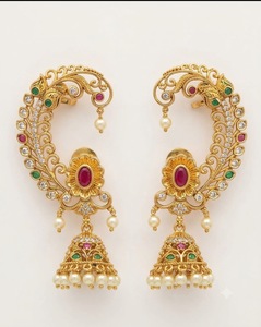 Pendientes de Oreja con Flores Tradicionales para Uso Festivo, Pendientes para Mujer Chapados en Oro con Incrustaciones de Diamantes Americanos - Product Image 1