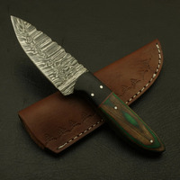 Couteau EDC à lame fixe en acier Damas, forgé à la main, manche en bois Pakka vert et Micarta noire, couteau utilitaire pour camping et bushcraft, vente en gros