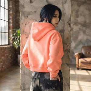 Hermosa sudadera con capucha de color melocotón para mujer, estilo informal, holgada, de 450 GSM, de algodón grueso, transpirable y sin costuras. - Product Image 5