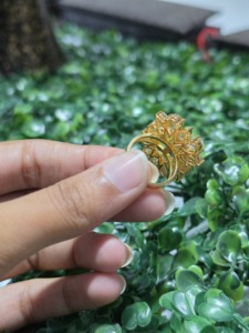 Anillo de Lujo con Diamante Cultivado en Laboratorio, Certificado IGI, Chapado en Oro de 18K, Corte Pera, con Halo, para Mujer - Product Image 4