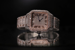 Montre chronographe Iced Out VVS Moissanite en or rose bicolore, cadran entièrement pavé de diamants, avec fenêtre de date, pour homme - Product Image 1