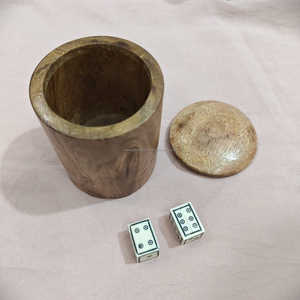 Juego de Tazas de Madera de Acacia de Lujo con Dos Dados de Hueso de Búfalo, Accesorios de Juego de Mesa Redondos de Estilo Antiguo - Product Image 2