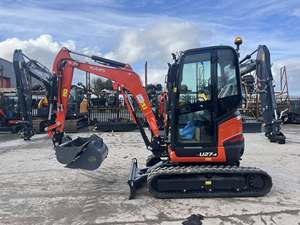 Mini-excavatrice sur chenilles de 3,5 tonnes, plus grande, avec moteur Kubota EPA Euro 5, hydraulique intégrale et cabine climatisée - Product Image 1