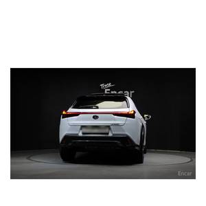 Lexus UX 2.0 F-Sport 2WD 2024 avec 15 989 km, conduite à gauche, sièges en cuir, caméra de recul - Product Image 4