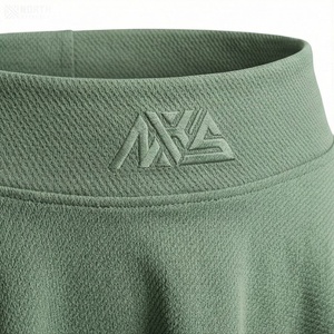 Jupe courte trapèze pour femme, couleur unie, taille élastique, logo en relief, tissu tricoté respirant, style sportif, toutes saisons - Product Image 4