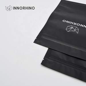 Quần áo màu đen túi nhựa túi với biểu tượng tùy chỉnh innorhino - Product Image 2