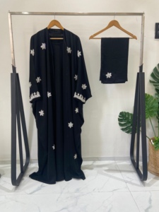 Abaya longue pour femme style Dubaï, respirante, anti-boulochage, en polyester, faite à la main, ornée de sequins et de perles, col en V, manches longues, pour la prière islamique de l'Aïd - Product Image 3