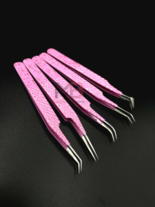 แหนบสแตนเลสสีชมพูสด ปลายเรียบสำหรับต่อขนตา - Product Image 1