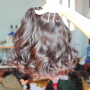 Extensions de Cheveux Humains Vierges Vietnamiens de Haute Qualité 100% Cheveux Remy Ondulés Naturels Trame Simple 8-32 Pouces pour Toutes les Couleurs Non Traités Chimiquement - Product Image 4