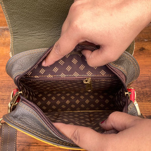 Bolso cruzado diario de cuero reciclado para mujer, bolso de hombro con solapa de cuero colorido de diseñador de lujo de alta calidad - Product Image 6