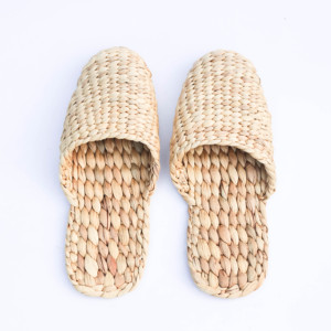 Hand-Woven Water Hyacinth <b>Slippers</b> – Fashionable Closed-Toe Design, Naturally Antibacterial - Product Image 3