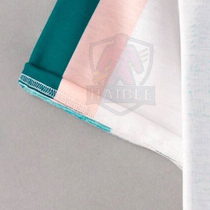 ชุดเสื้อยืดและกางเกงขาสั้นผู้ชาย ผ้าเนื้อเดียวกัน เอวยางยืด ระบายอากาศได้ดี เป็นมิตรกับสิ่งแวดล้อม เหมาะสำหรับฤดูร้อน ขายส่งชุดกีฬา - Product Image 4