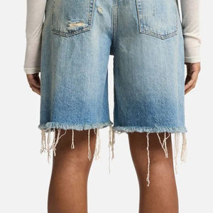 Shorts en jean pour femme, taille haute, design chic et tendance, style streetwear, qualité supérieure, avec logo. - Product Image 6