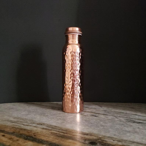 Bouteille en cuivre martelé artisanale, design traditionnel fait main - Product Image 2