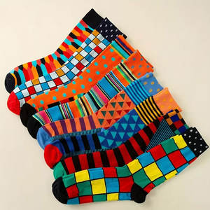 Calcetines Clásicos Casuales de Tela Suave y Transpirable Diseñados para Uso Diario en el Hogar y Comodidad Durante Toda la Temporada - Product Image 2