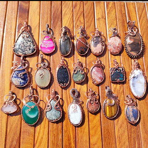 Pendentifs en cristal enroulés de fil de cuivre, vente en gros, faits à la main, pierres précieuses naturelles, breloques bohèmes, plaqué cuivre antique en vrac - Product Image 5