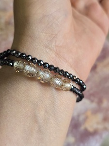 Diamant Moissanite noir de 3,50 mm et 5 perles jaunes facettées, fabrication artisanale pour bijoux - Product Image 6