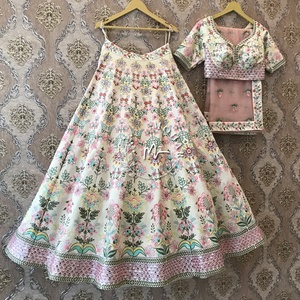 Lehenga choli แสงปักทำงานกับกระจก LC50 - Product Image 2