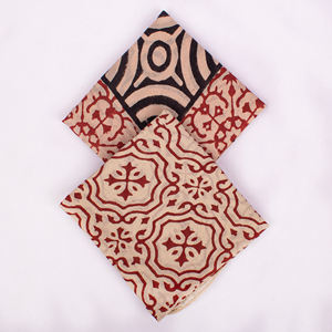 Bandana carrée bohème de luxe en coton, imprimée au bloc, à teintures naturelles écologiques, faite à la main, style Bagaru, unisexe, pour le cou ou comme sac de voyage - Product Image 4