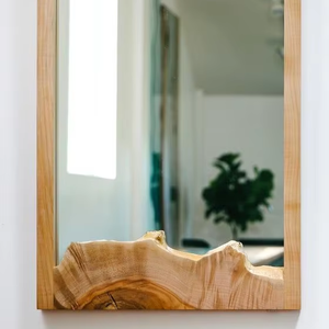 กระจกติดผนังไม้มะม่วงขนาดใหญ่สไตล์เรียบง่าย สีธรรมชาติ งานฝีมือ ดีไซน์แบบดั้งเดิม เหมาะสำหรับห้องน้ำ โรงแรม ของตกแต่งคริสต์มาส - Product Image 1