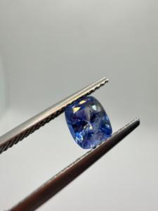 Zafiro Azul Natural 6.5X5.5x4MM 1.40CT Calibrado Corte Cojín Gema Suelta de Ceilán, Sri Lanka para Fabricación de Joyas - Product Image 1
