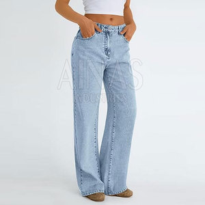 Jeans Mom Fit de haute qualité avec taille haute classique, silhouette décontractée, coupe confortable pour un usage quotidien et des tenues tendance - Product Image 4