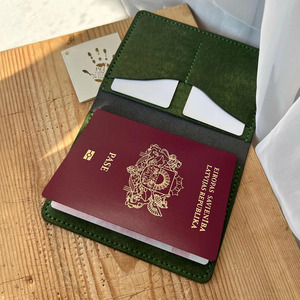 <b>Leather</b> <b>Passport</b> <b>Wallet</b> Large Capacity RFID Travel Holder Genuine Card Organizer Custom Branding Wholesale OEM Price - Product Image 4