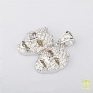 Collier pendentif masque Hip Hop avec diamant de laboratoire étincelant et design de bijoux de mode urbaine - Product Image 4