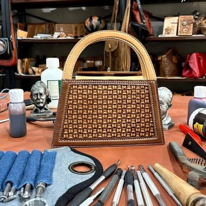 Nuevo Bolso de Mano Trapeze de Cuero Genuino para Mujer, Diseño Clásico y Elegante con Patrón de Diamantes y Cierre de Solapa, para Uso Diario - Product Image 2