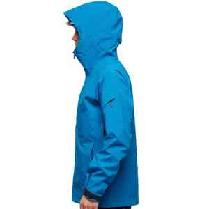 Vêtements d'extérieur pour hommes conçus pour les conditions météorologiques rigoureuses, offrant flexibilité, confort et protection contre les intempéries pendant le ski - Product Image 2